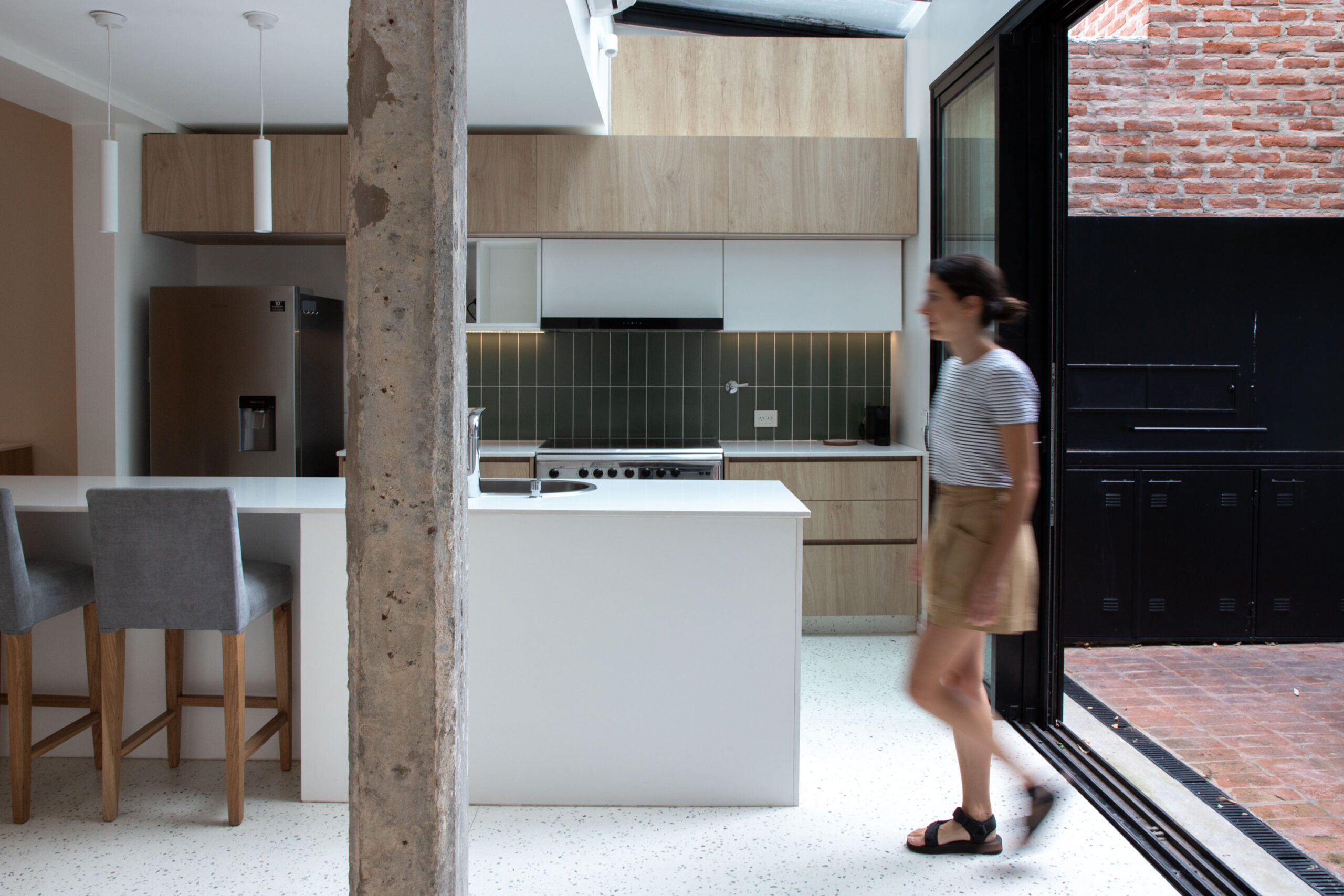 Una cocina protagonista y un patio recuperado para una familia en Vicente López
