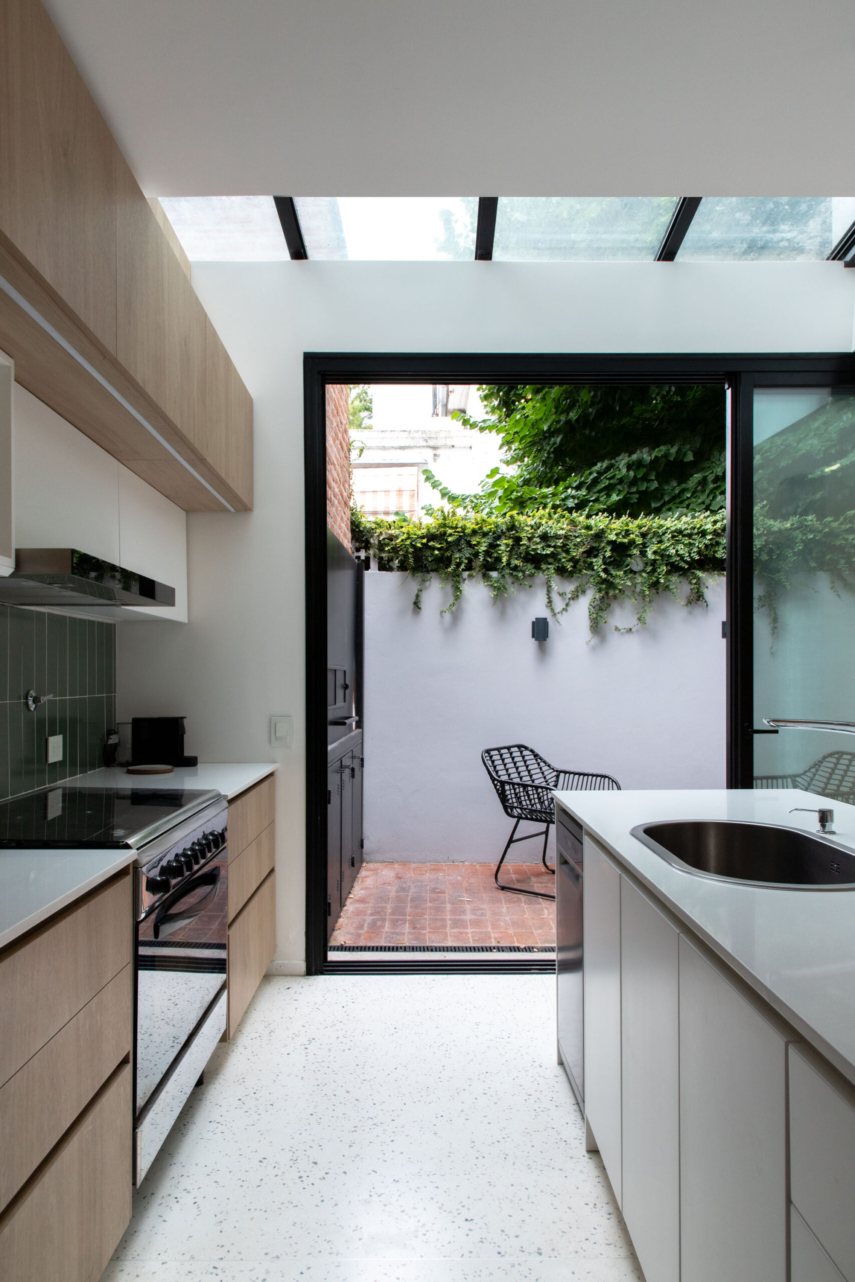 Una cocina protagonista y un patio recuperado para una familia en Vicente López